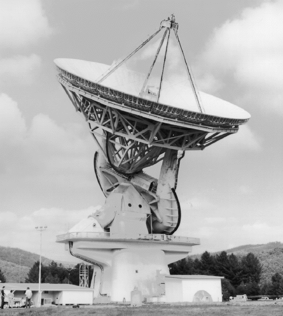 LARGE RADIO TELESCOPE ON EQUATORIAL MOUNT: NATIONAL RADIO ASTRONOMY OBSERVATORY
